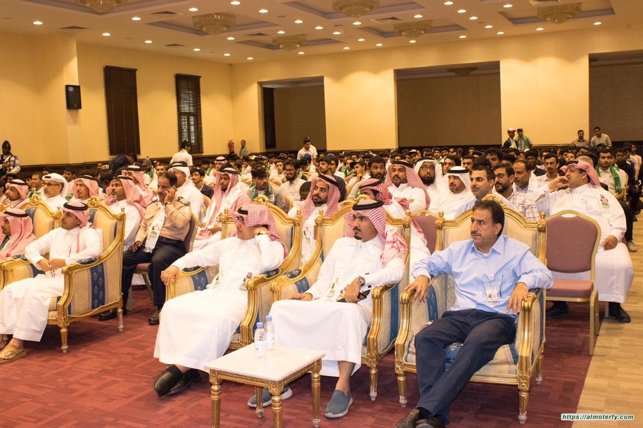 تقنية الدمام تحتفل باليوم الوطني للمملكة وتوزع الهدايا والجوائز